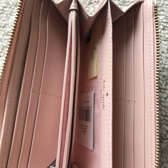 Original, authentic Kate Spade purse. BNWT Lovely pink colour with bow detail. - Picture 2 of 5